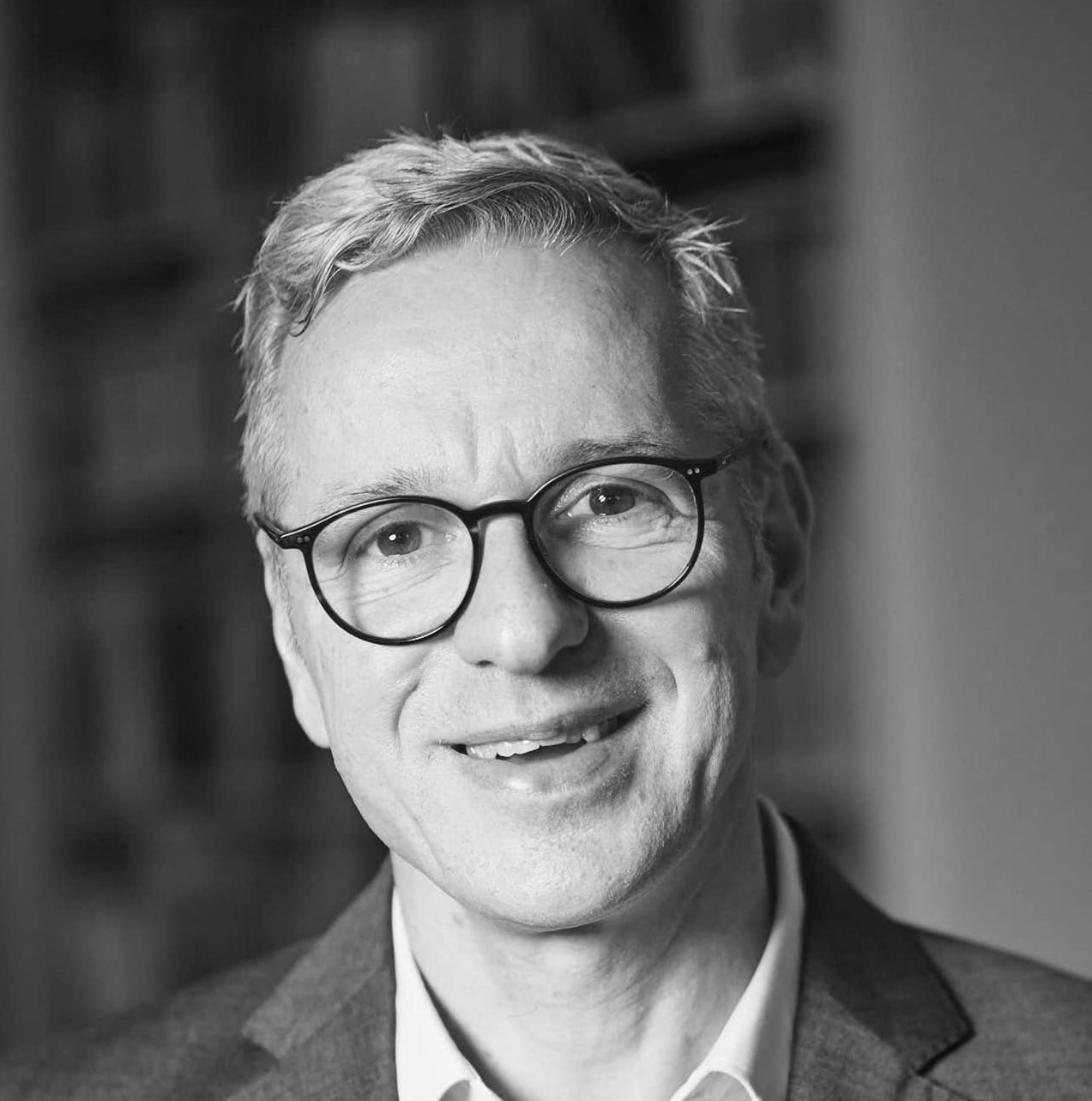 Dr Georg van Husen